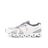 온 러닝 클라우드 5 컴포트 경량 충격흡수 내마모성 로우탑 Mist White/Grey