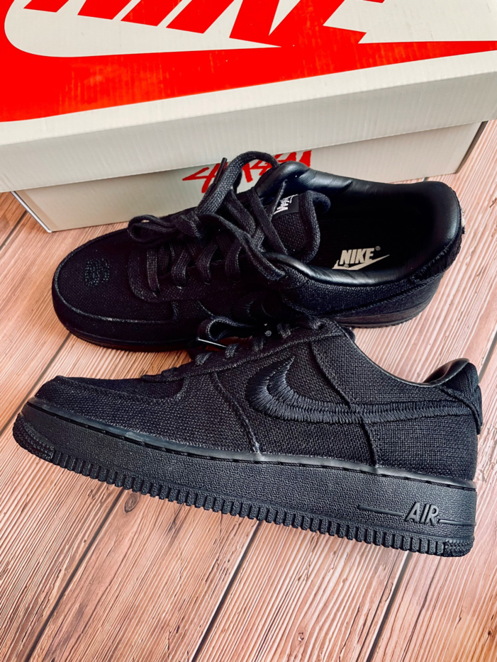 나이키 x 스투시 에어포스 1 로우 트리플 블랙 CZ9084-001 photo review